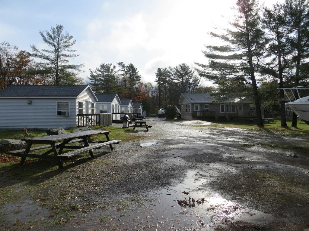 Halls Cottages Honey Harbor Εξωτερικό φωτογραφία