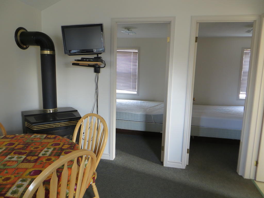 Halls Cottages Honey Harbor Δωμάτιο φωτογραφία