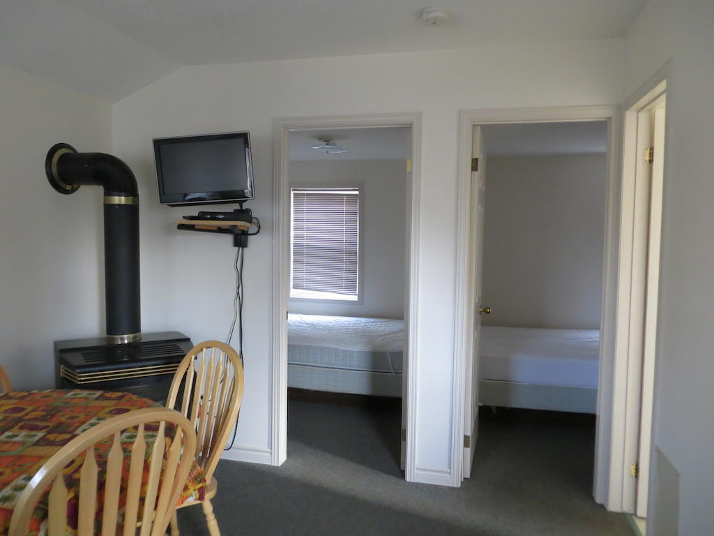 Halls Cottages Honey Harbor Εξωτερικό φωτογραφία